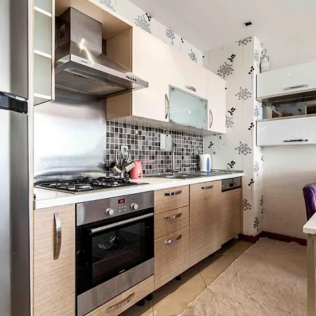 Chic Flat With Kucukcekmece Lake View And Balcony Apartment