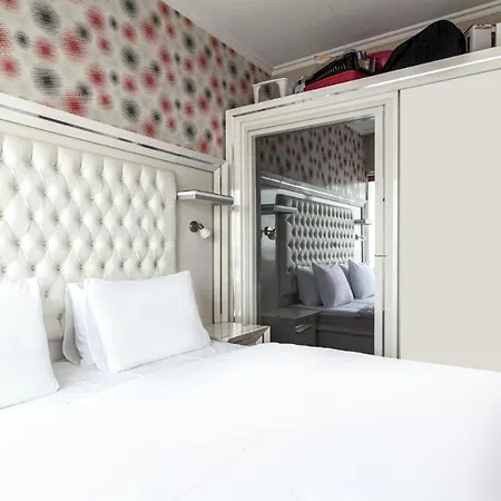 Chic Flat With Kucukcekmece Lake View And Balcony اسطنبول