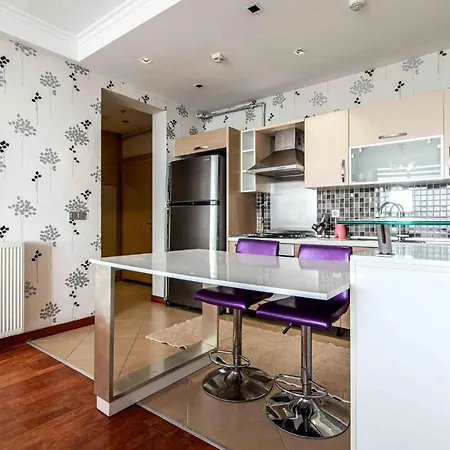 Chic Flat With Kucukcekmece Lake View And Balcony * Istanbul